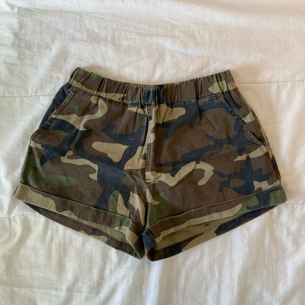 Camo Jegging Shorts